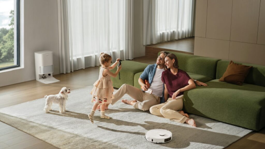 Heavy Used Living room Area