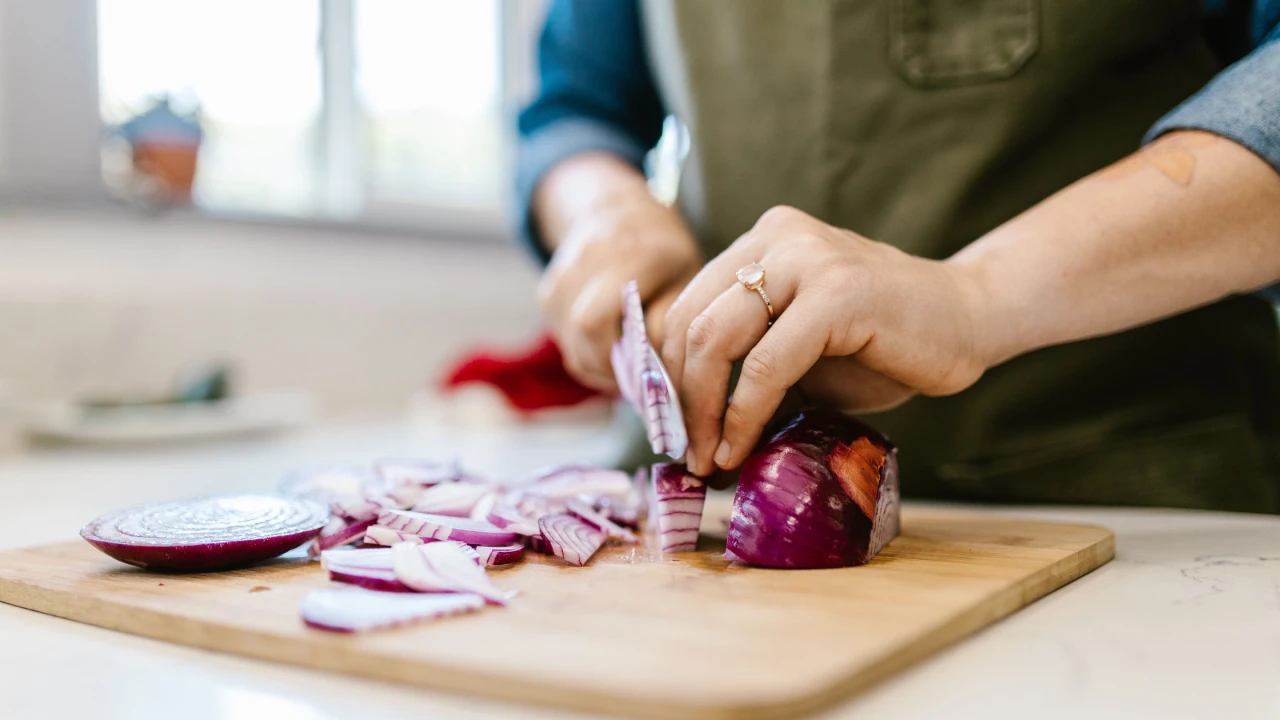 chopped onion for best hand roll